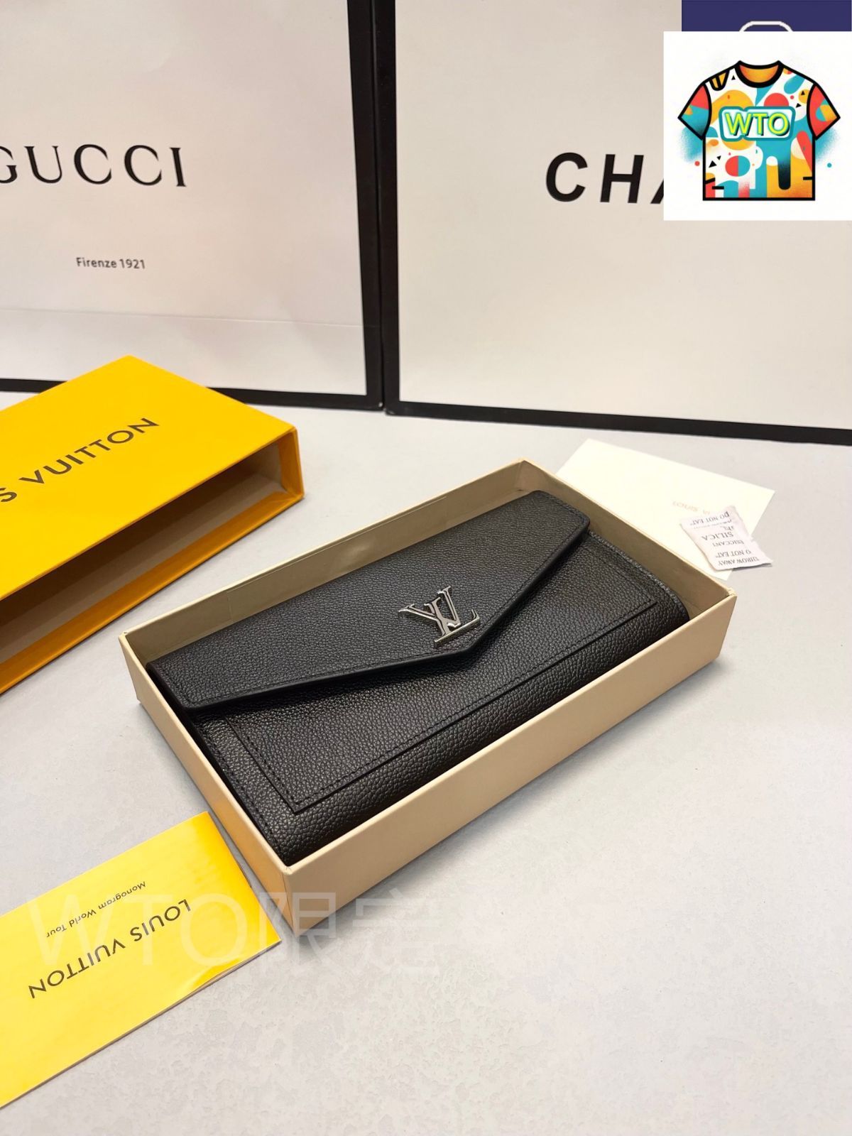 今日 Louis Vuitton ルイヴィトン マイロックミー シリーズ 柔らかい小牛皮製で封筒型フラップにロゴを配す