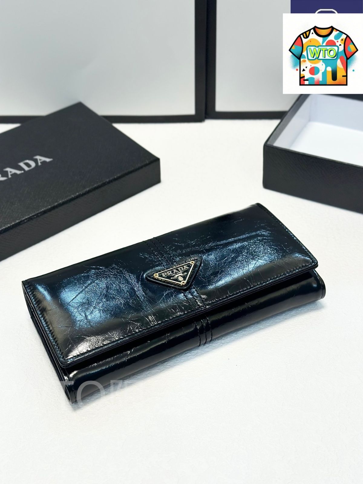 オイルレザー二つ折り財布 耐久性に優れ