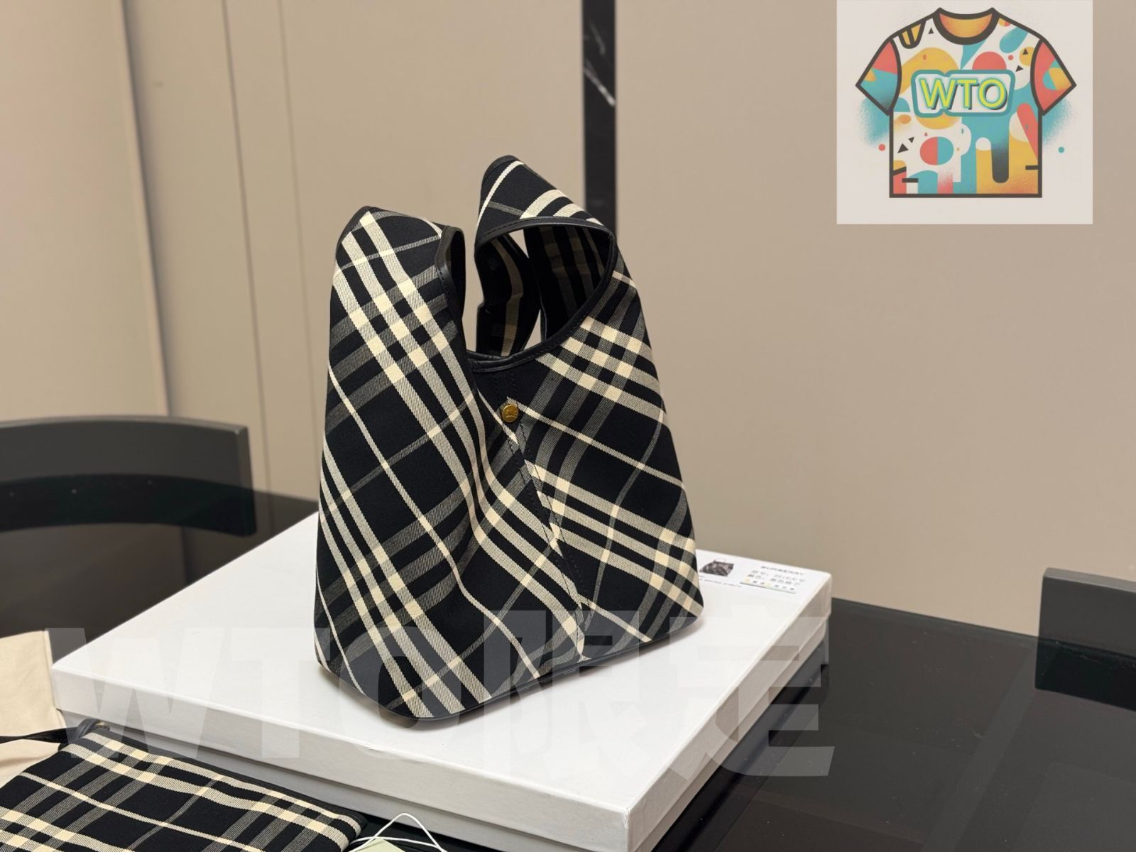 今日 Burberry HOBO バケットバッグ サイズ 26×22cm 豊富 今の在庫は 価格 -WT0輸入