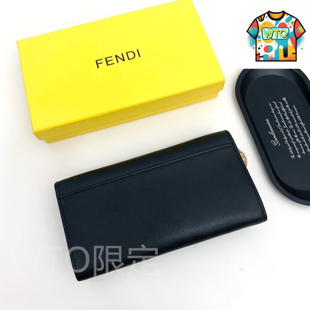 フェンディ ショルダーウォレット