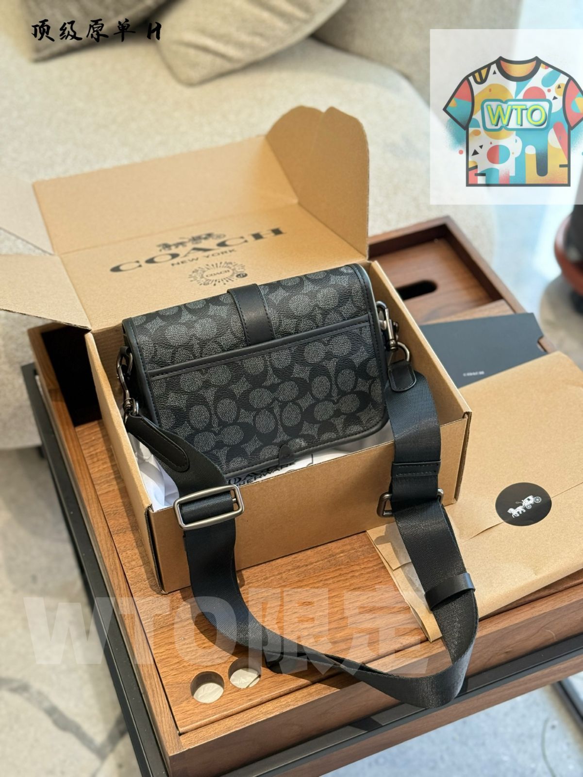 今日 Coach Men s Mini Messenger Bag クーチ メンズ ミニ メッセンジャー バッグ クール × デザイン 在庫 価格-WTO輸入2