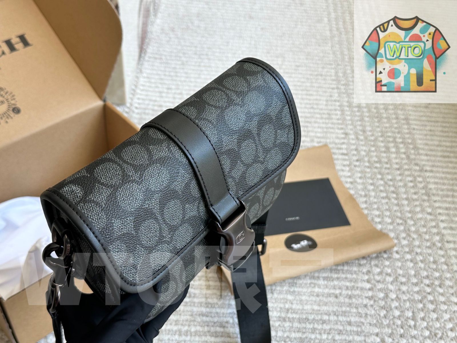 今日 Coach Men s Mini Messenger Bag クーチ メンズ ミニ メッセンジャー バッグ カッコイイ × 在庫 価格-WTO輸入2