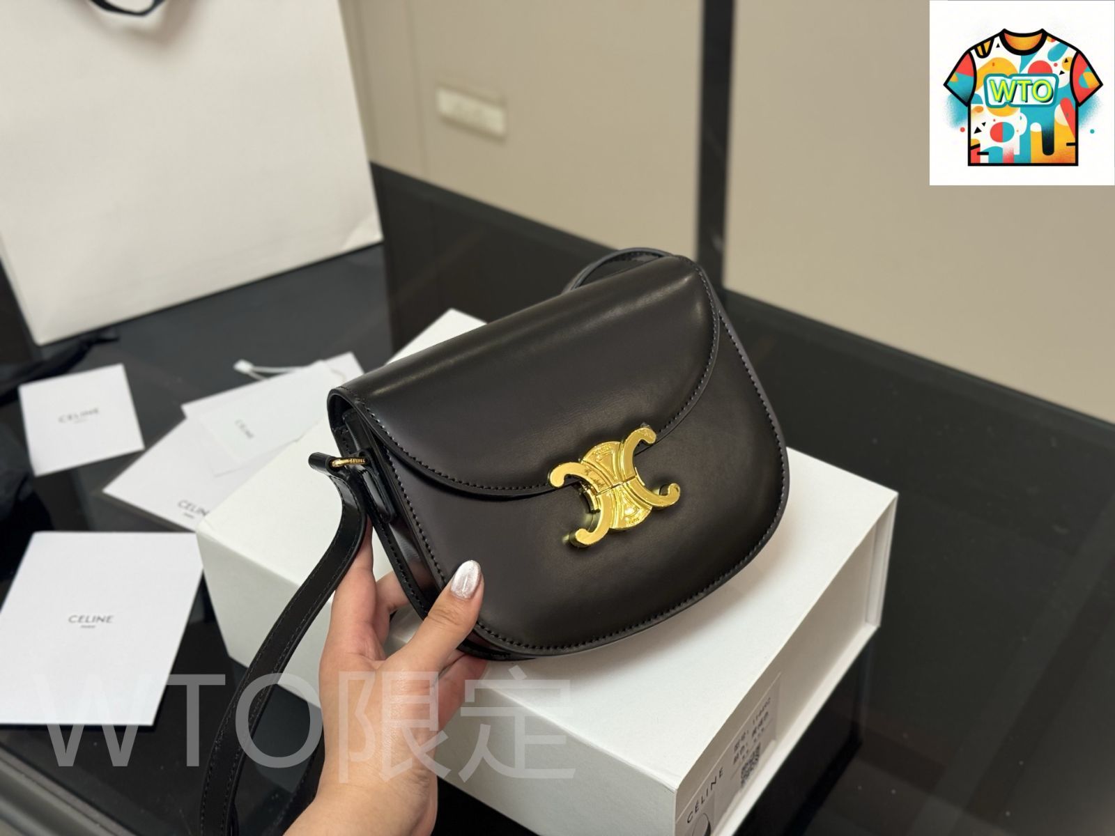 今日 Celine セリーヌ トリオンフ シリーズ 全レザー製で 感に満ち 四季を通じて使えるデザイン