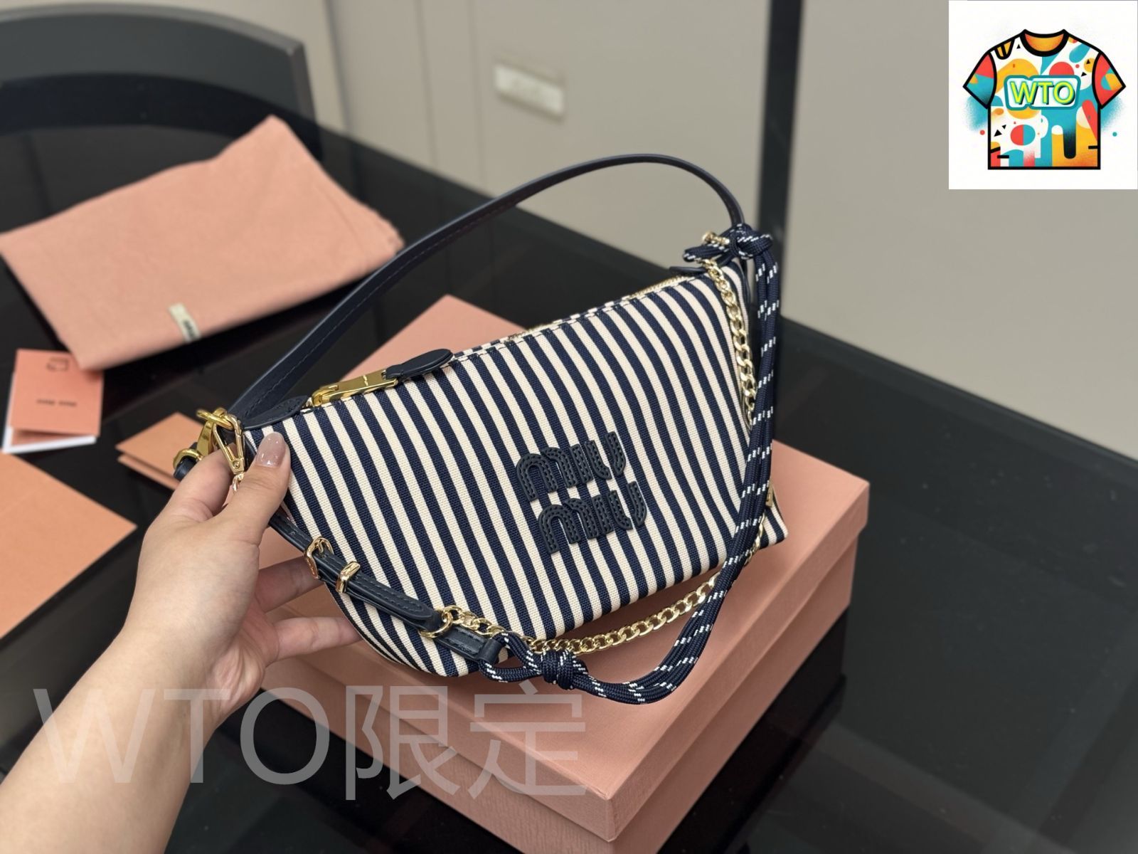 今日 Miu Miu ミュウミュウ キャンバス ランチボックスバッグ サーフコード付き 高い実用性と百搭性