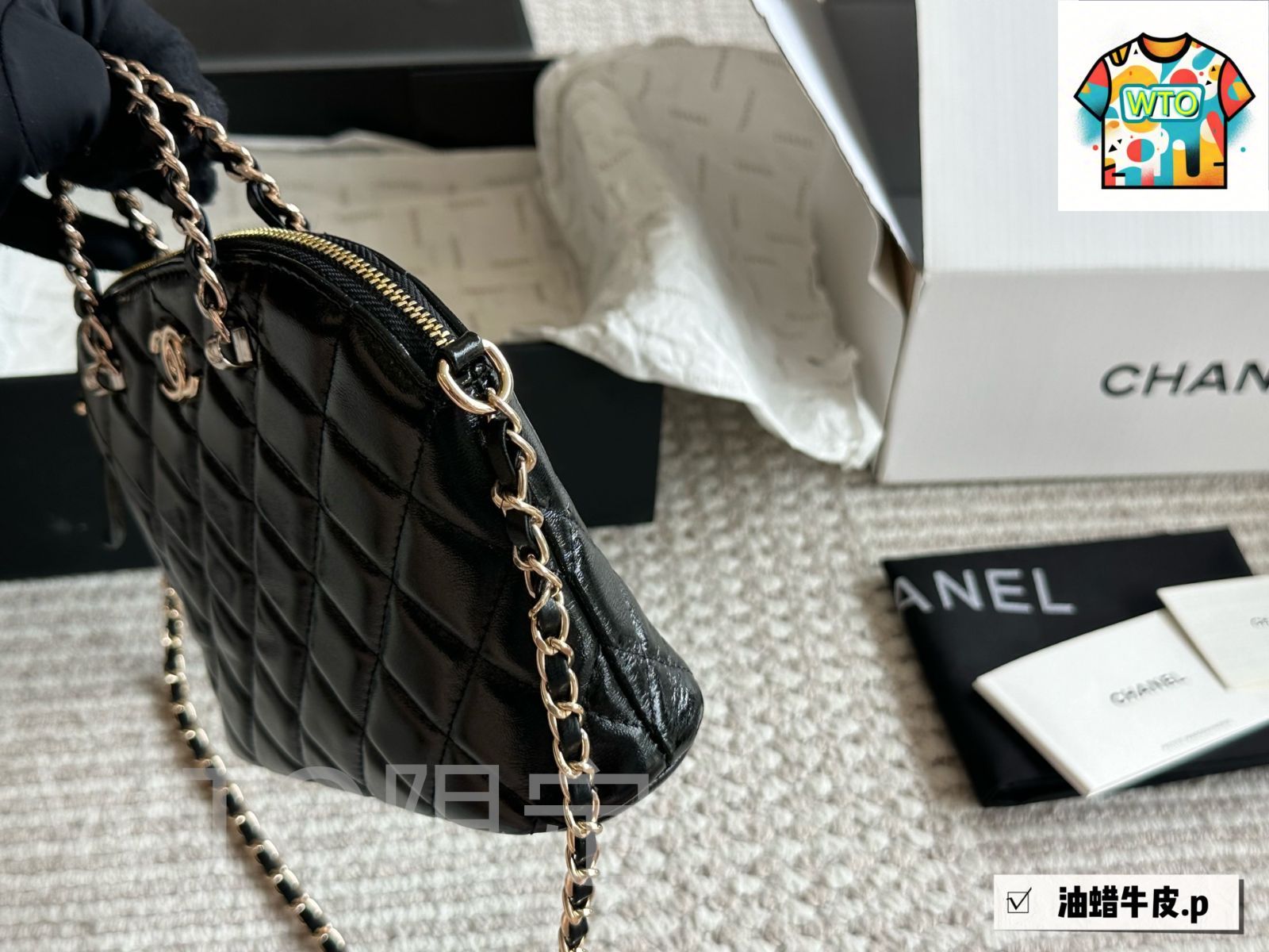 シェル型バッグ オイルレザー使用