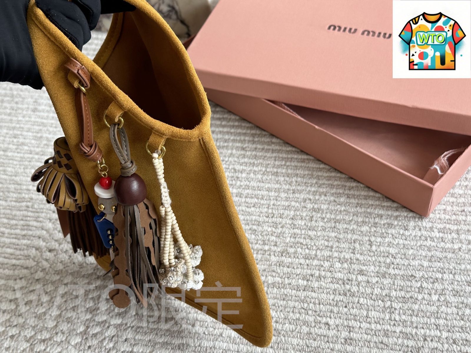  WTO通販 Miu ミュウミュウ スエードバッグ ハンドクラフト 付き 童心と 技を融合-WTO輸入-BYA 98 ハンドバッグ バッグ