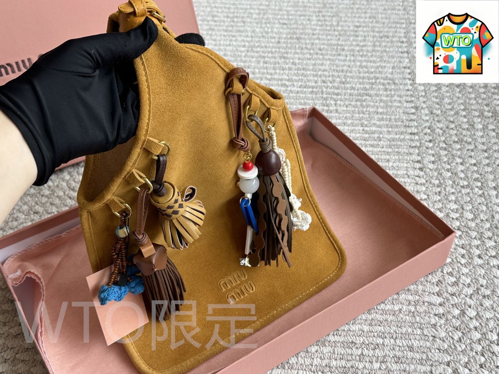 WTO通販 Miu Miu ミュウミュウ スエードバッグ ハンドクラフト 付き 童心と 技を融合-WTO輸入-BYA98