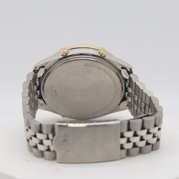 V602-7010 ホワイト文字盤