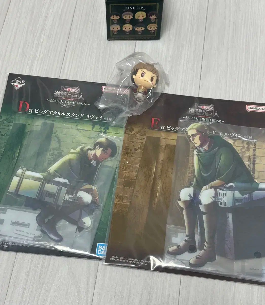 【決算30％】 進撃の巨人 ちょこのっこ リヴァイ エルヴィン アクリル スタンド 一番くじ