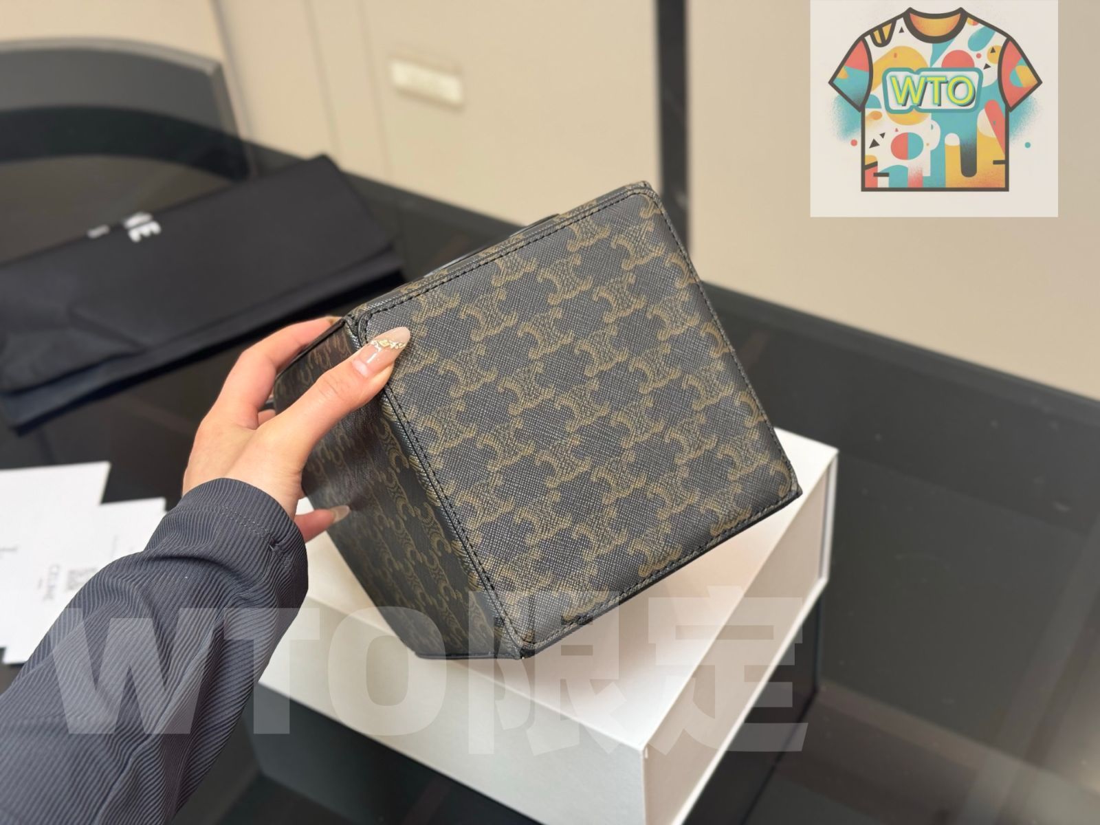  WTO通販 Celine Handheld Box Bag Monogram セリーヌ ニュー ハンドヘルド ボックスバッグ モノグラム -WTO輸入-YPG 04 トートバッグ バッグ