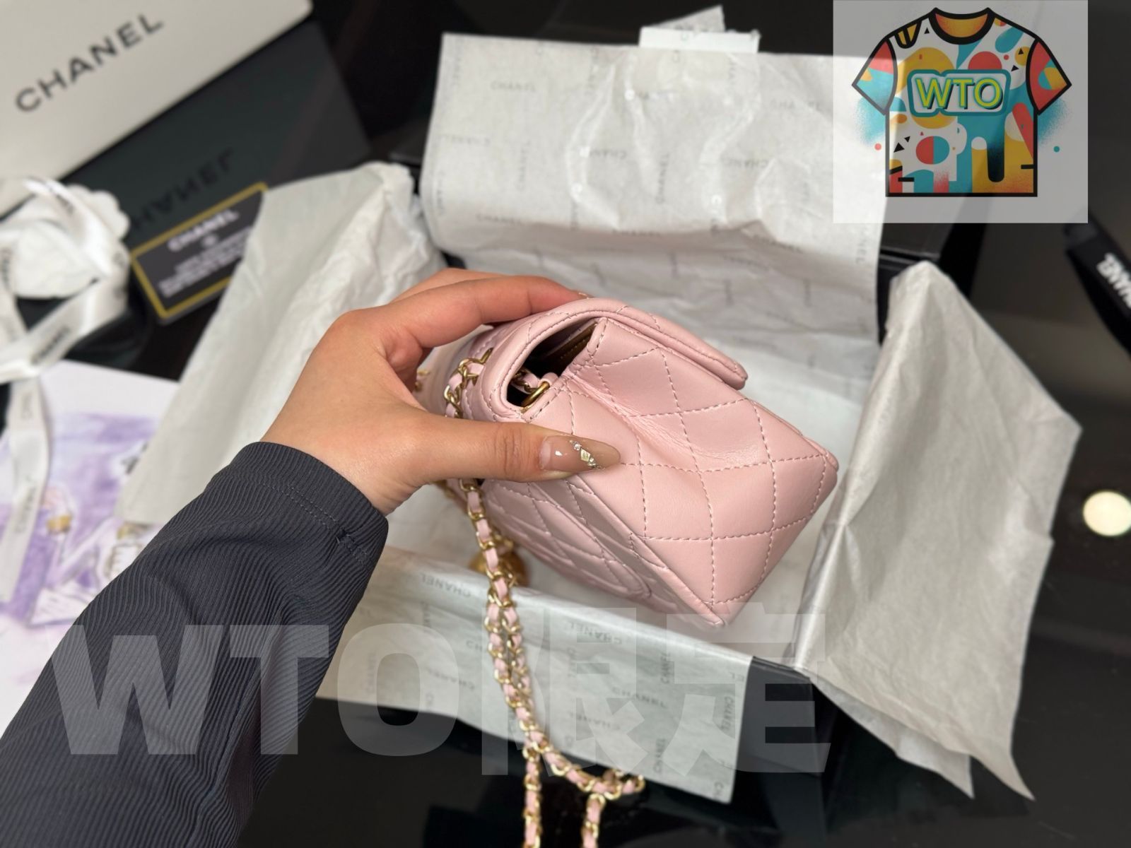 Chanel ゴールドボール