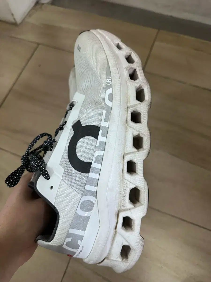  EU 41 単ランニング クラウド MONSTER オール 白 その他 靴