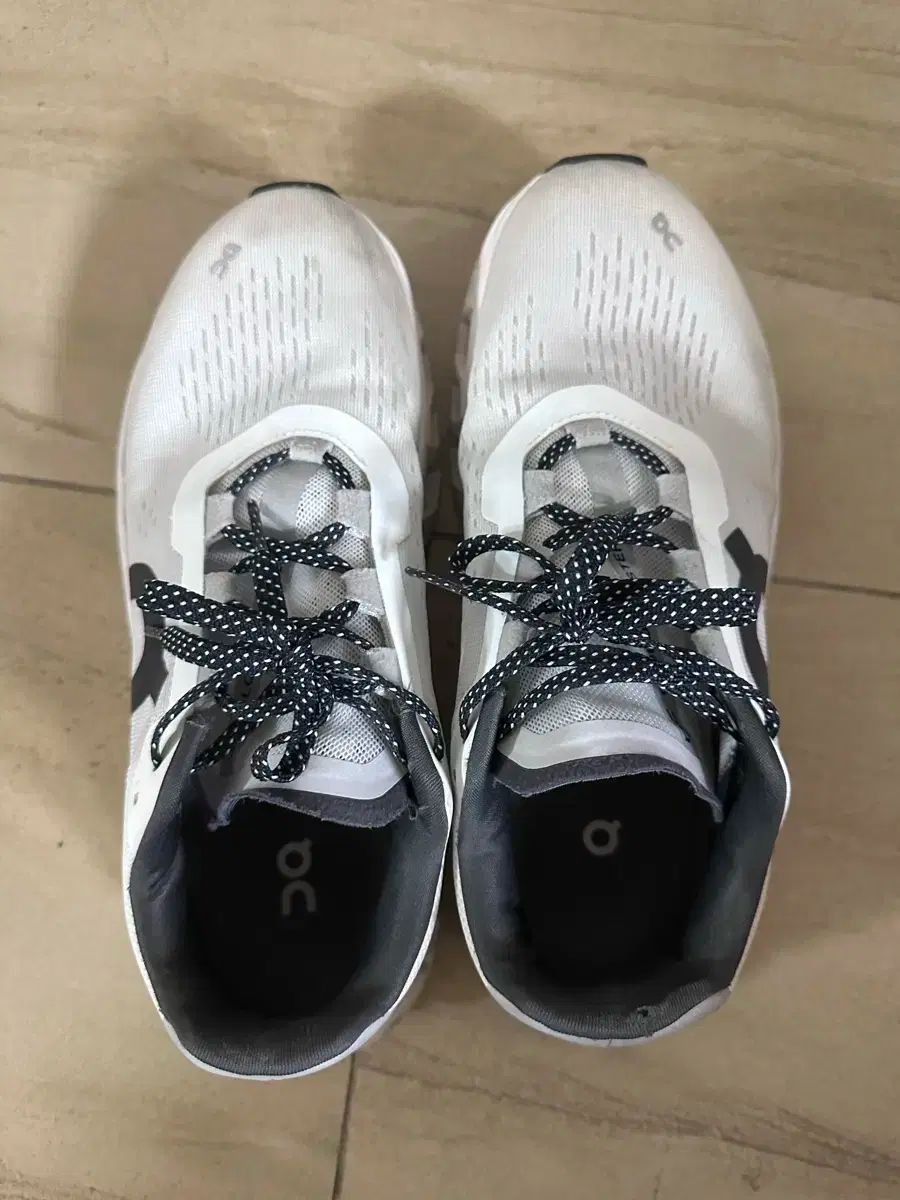 EU 41 単ランニング クラウド MONSTER オール 白