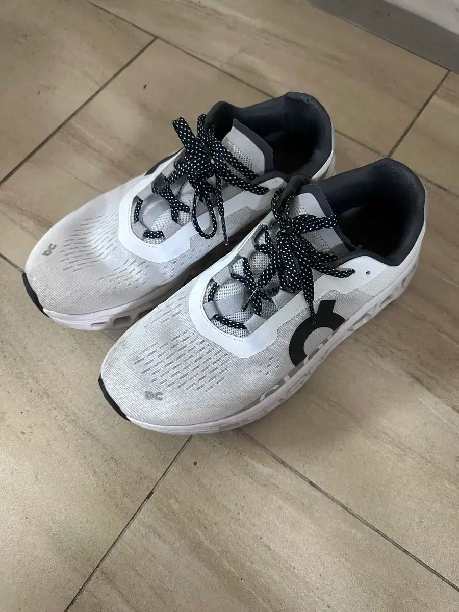 EU 41 単ランニング クラウド MONSTER オール 白