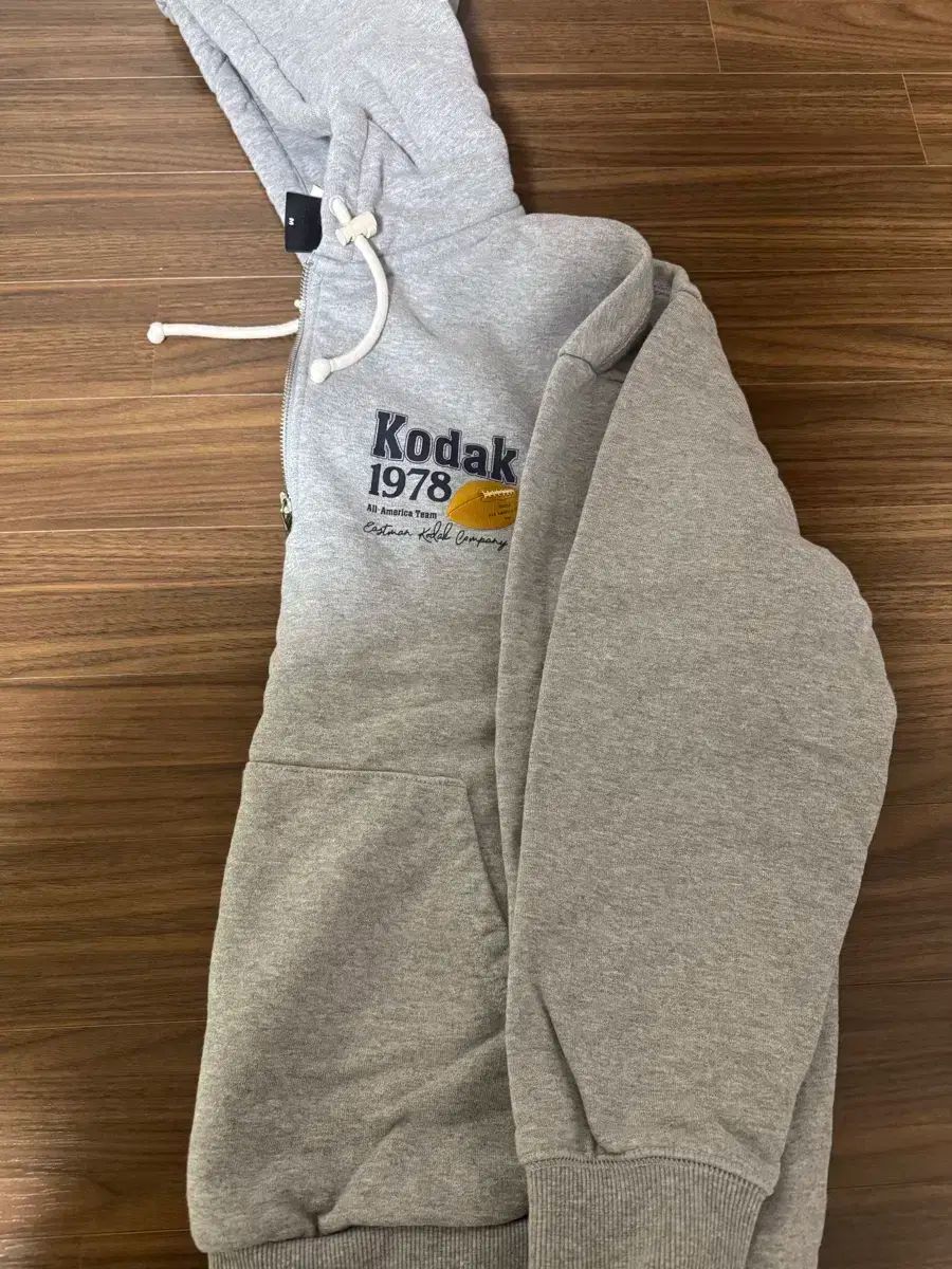 KODAK WHO フードTシャツ