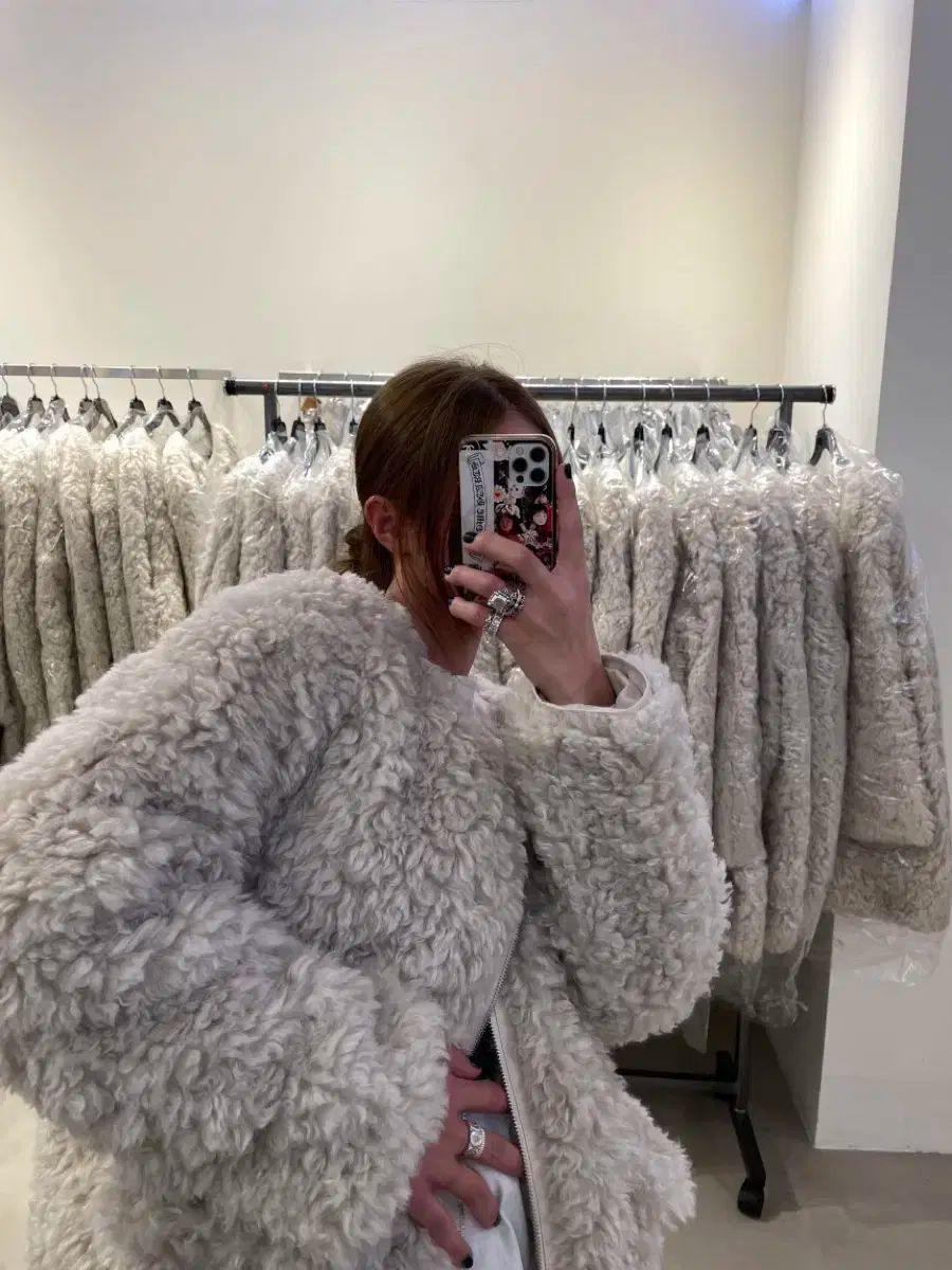 OUTFIT オープニング ファージャケット クリームベージュ