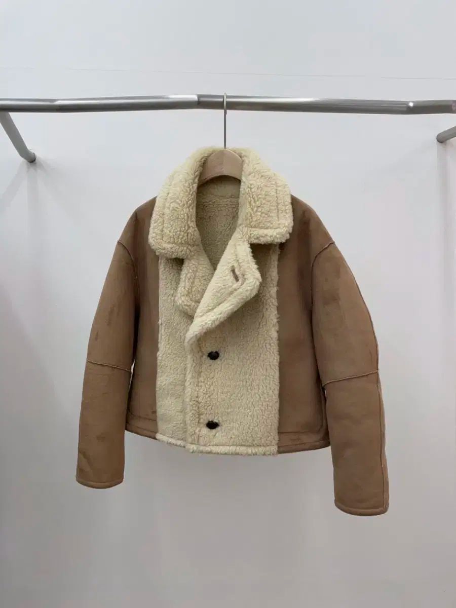 LOVE U SO MUCH リバーシブル ムートン 商品