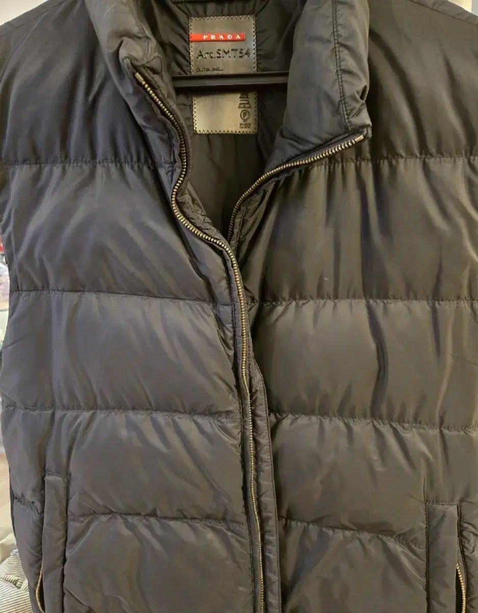 プラダ ニット グースダウン ベスト