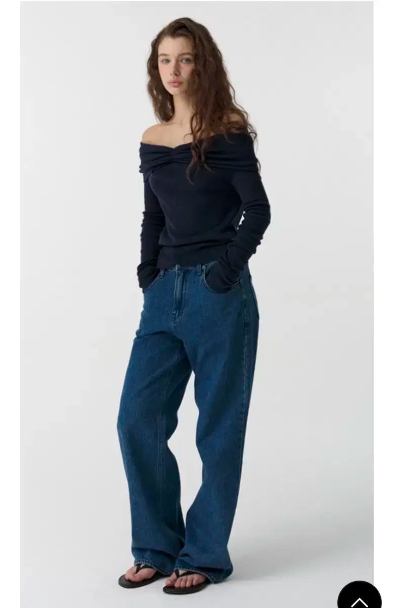 ザ バーネット エンブロイダリー オフショルダー ニット