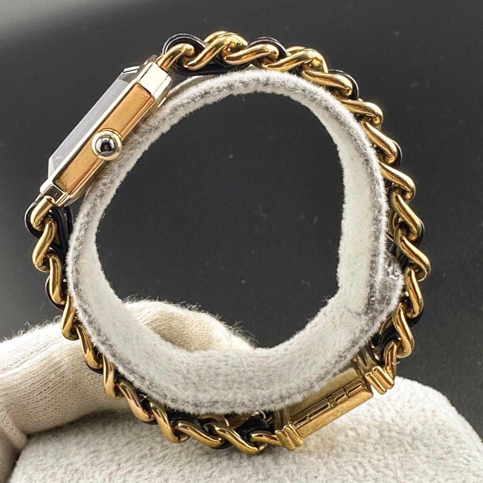 ゴールド ブラック