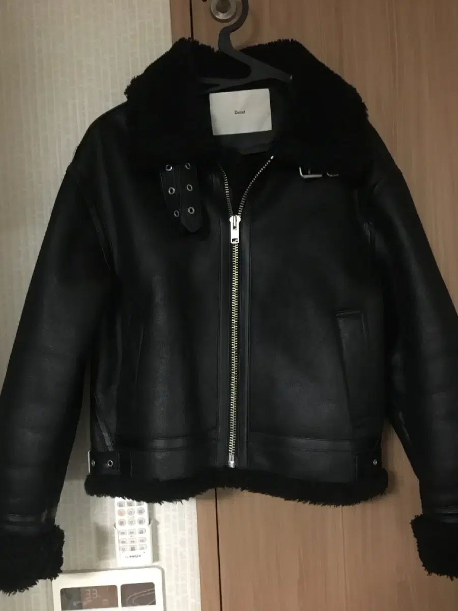 Dunst ムートン ブラック xs