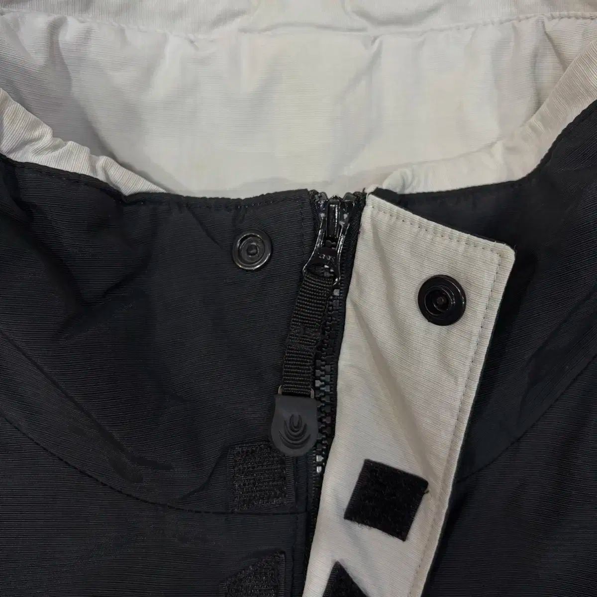 アウター ウィンドブレーカー