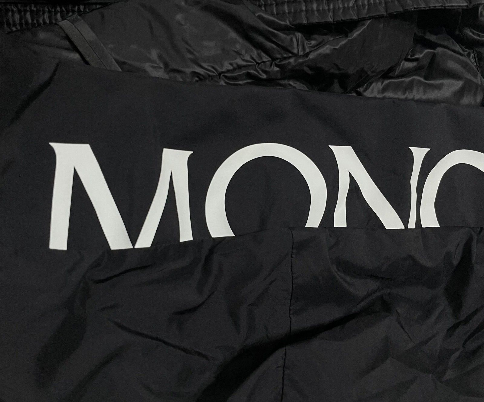 MONCLER L 2 ブラック ダウンジャケット PROVINS 型番 H10911A0012553279 WWW_SMP1DAWEKUDUS_SCH_ID