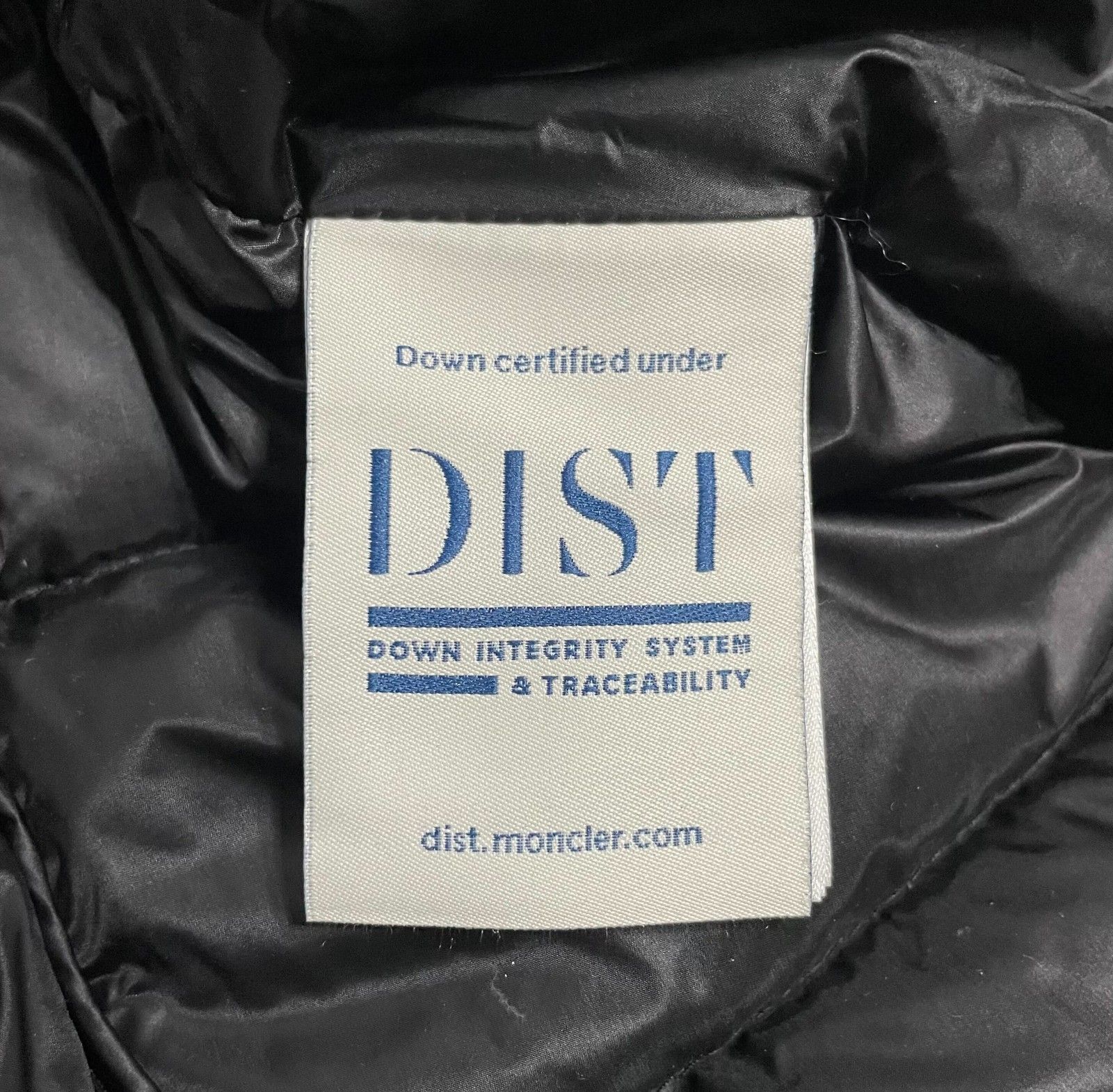 ブラック ダウンジャケット