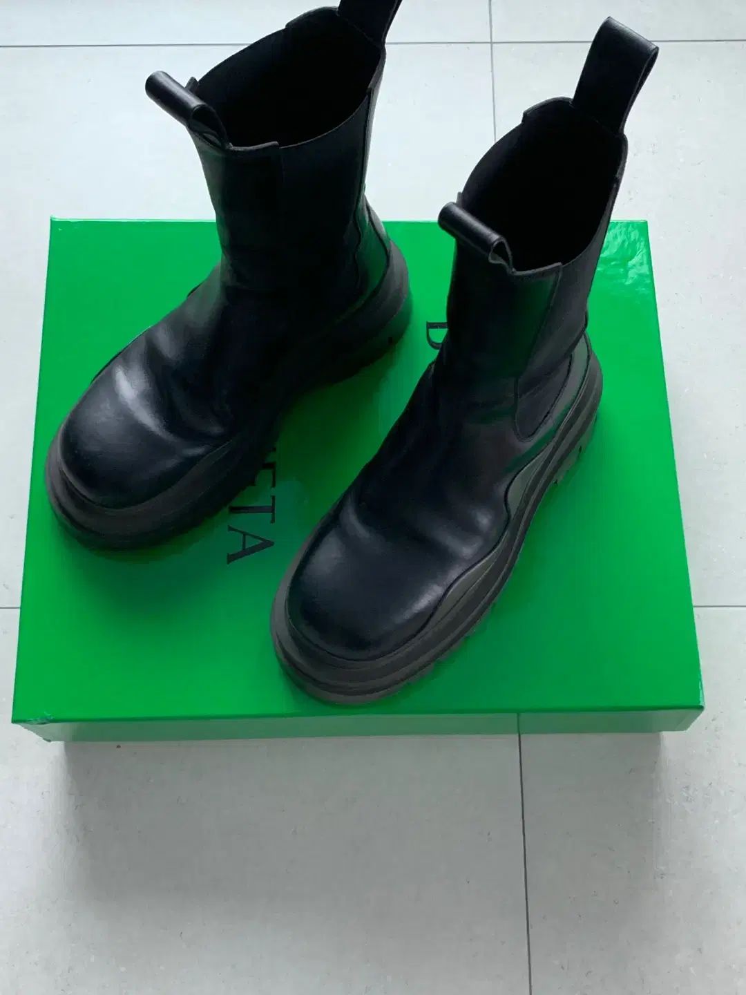 43 ボッテガヴェネタ タイヤ チェルシー ブーツ