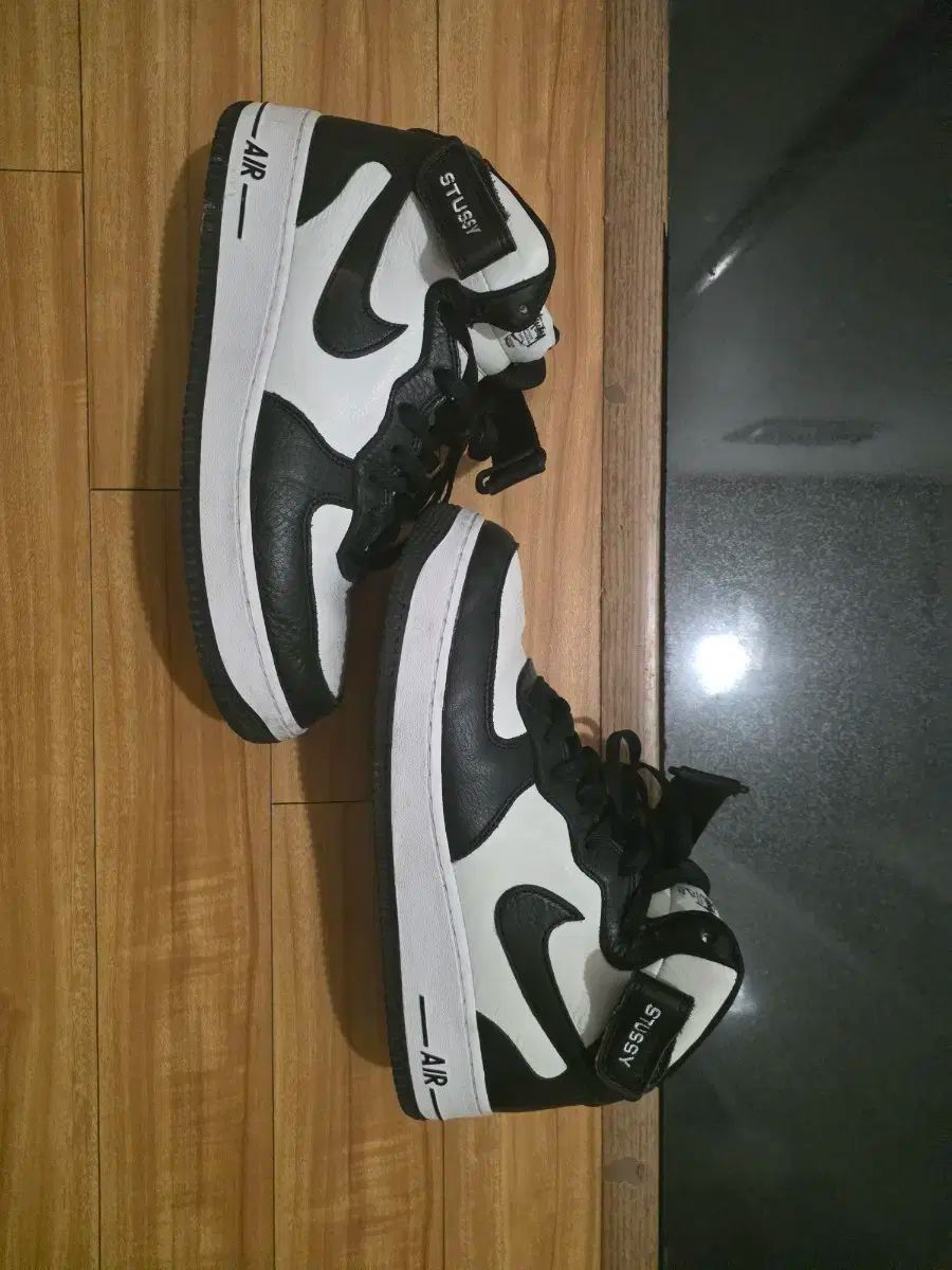 ナイキ×ステューシー エアフォース ミッド 275
