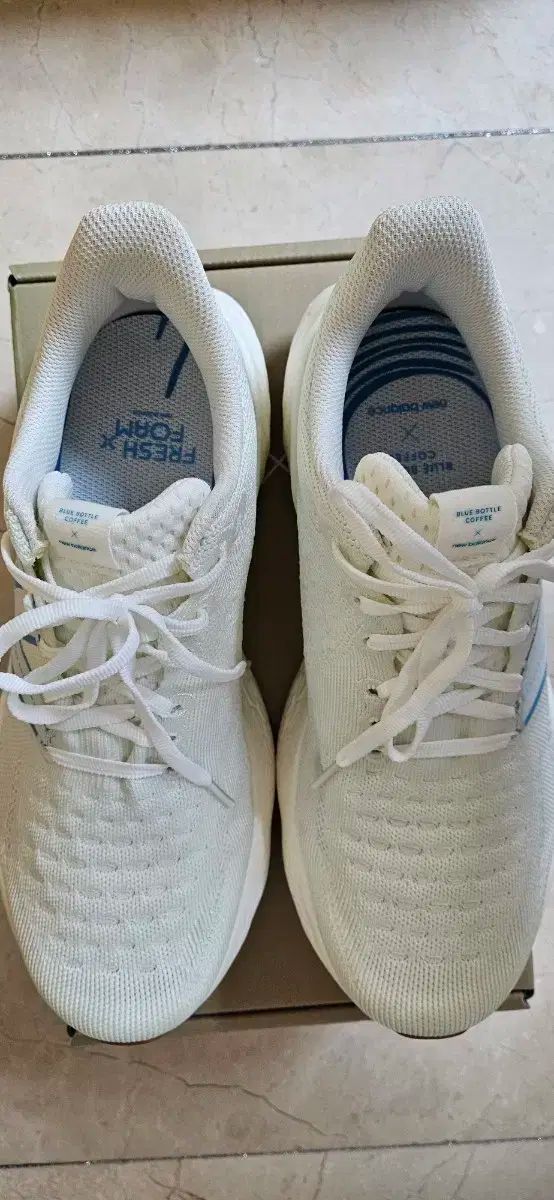 270 ニューバランス x ブルー ボトル コーヒー フレッシュフォーム x1080v12 アンダイド ブルー