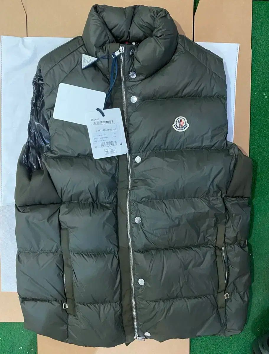 MONCLER モンクレール ダック ダウン ベスト ジャケット