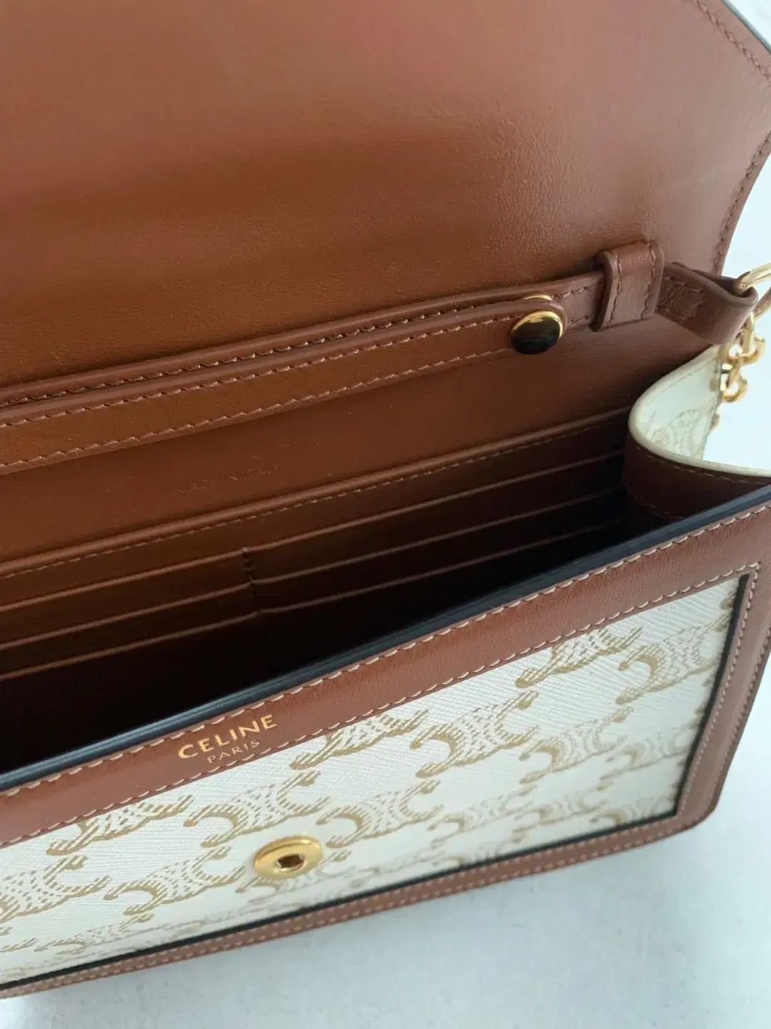 セリーヌ トリオンフ WOC チェーン クロス 白