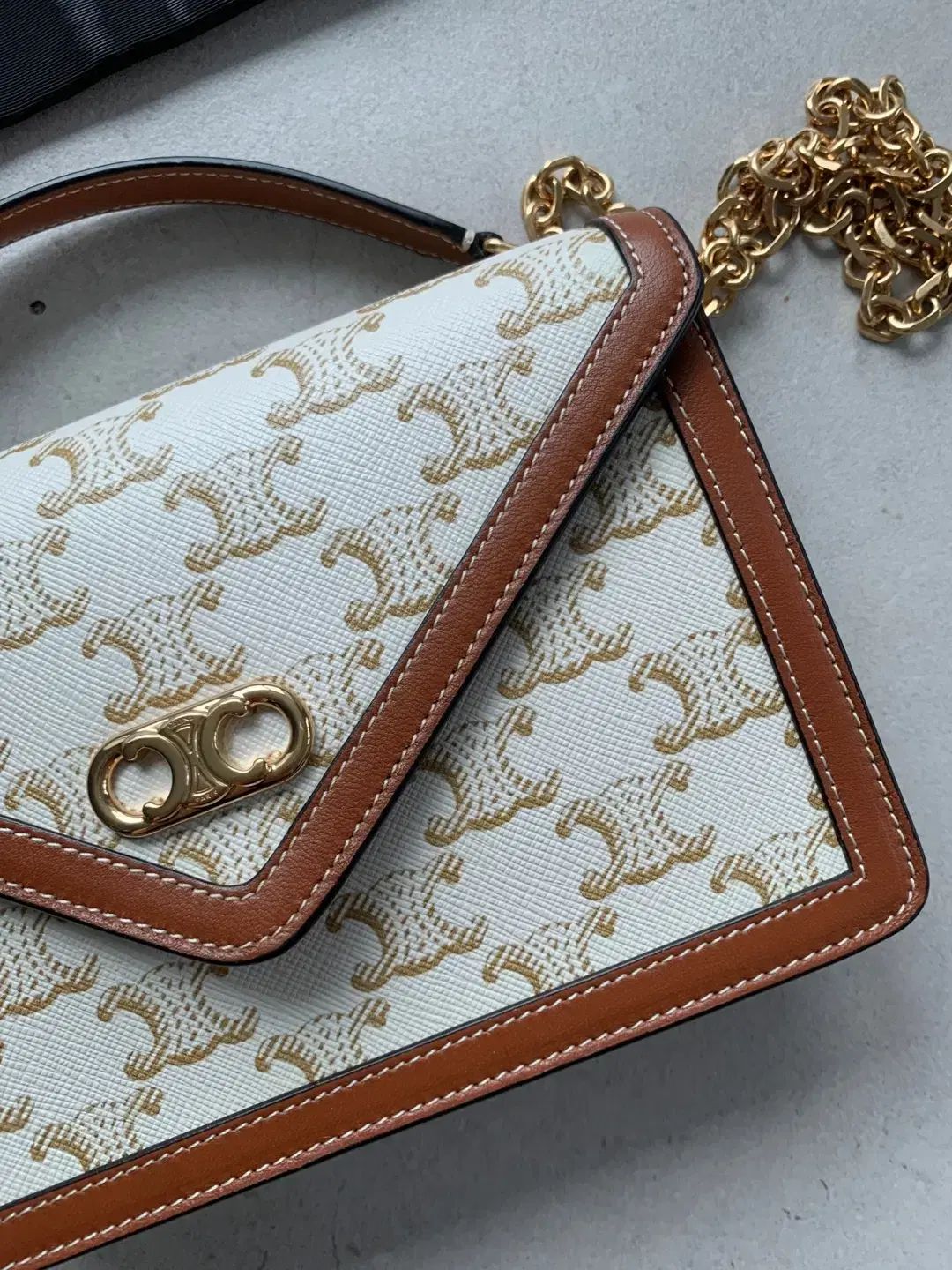  セリーヌ トリオンフ WOC チェーン クロス 白 メッセンジャーバッグ ショルダーバッグ