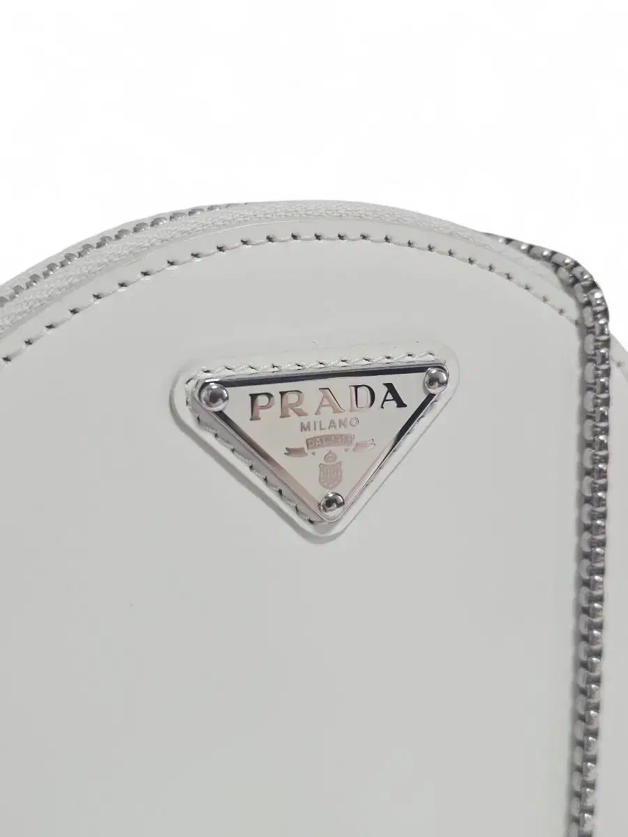 PRADA プラダ