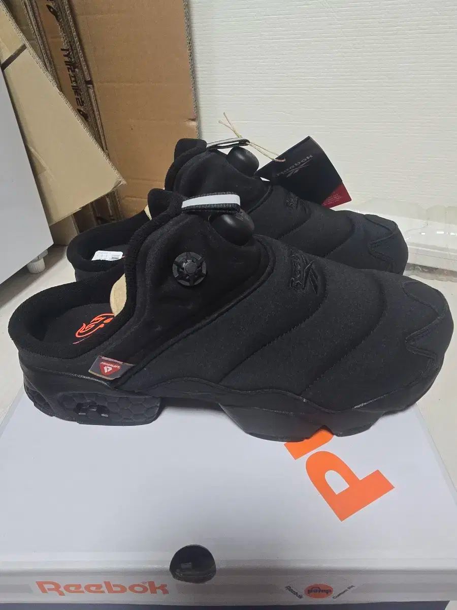 リーボック インスタポンプ フューリー ミュール