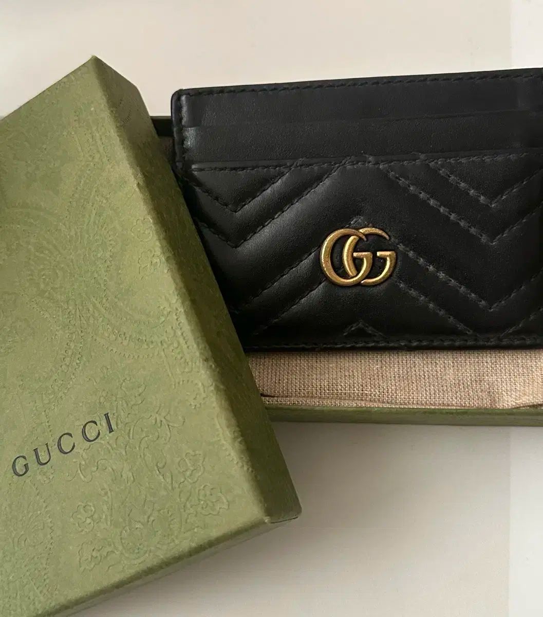 グッチ マーモント GG カードウォレット