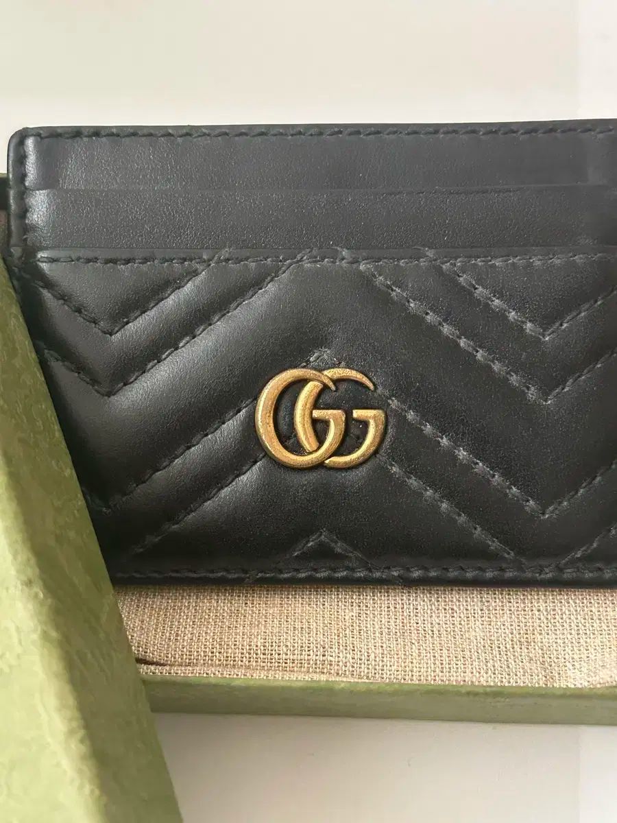 グッチ マーモント GG カードウォレット