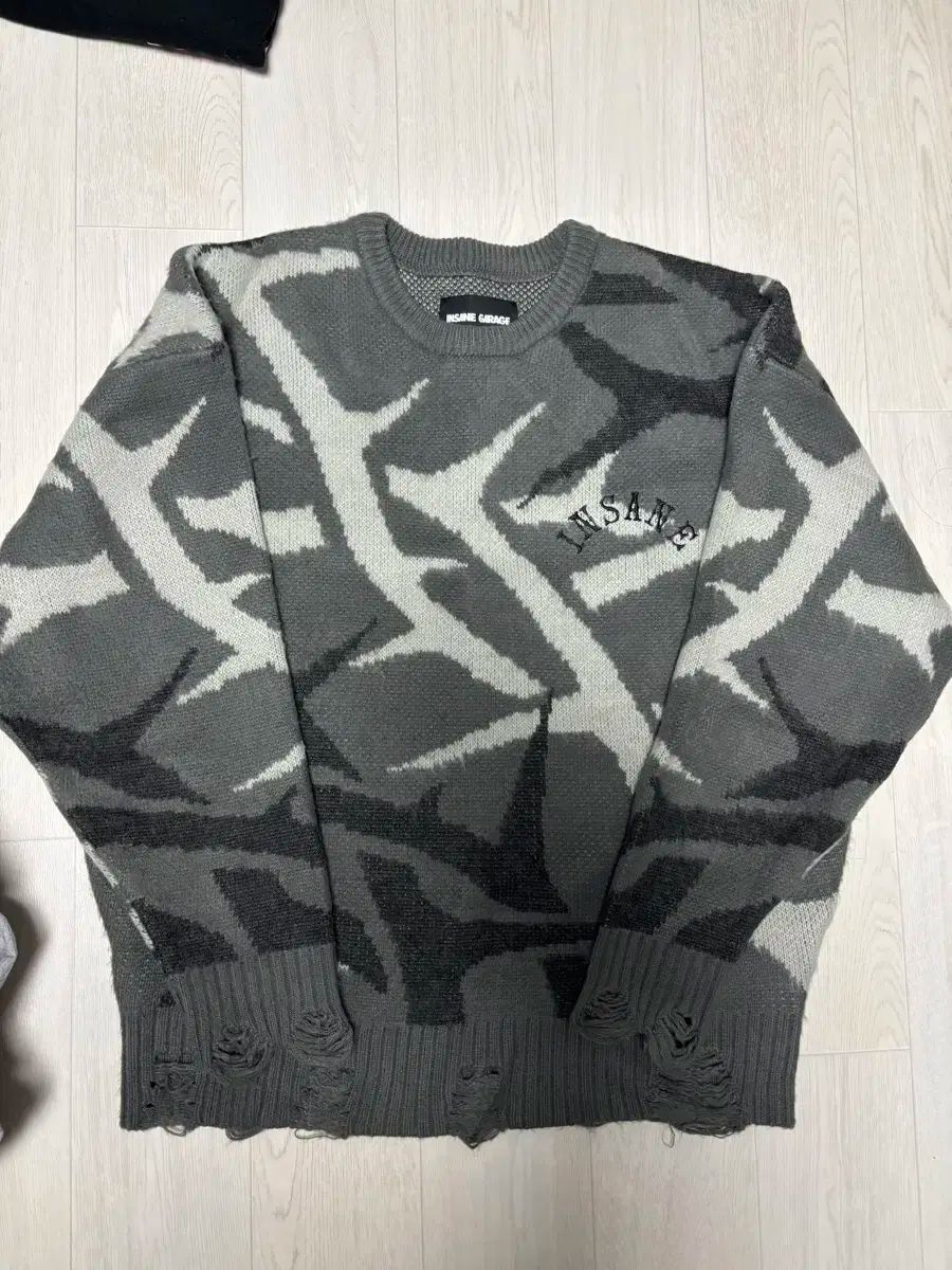 INSANE GARAGE ダメージ ニット グレー 2