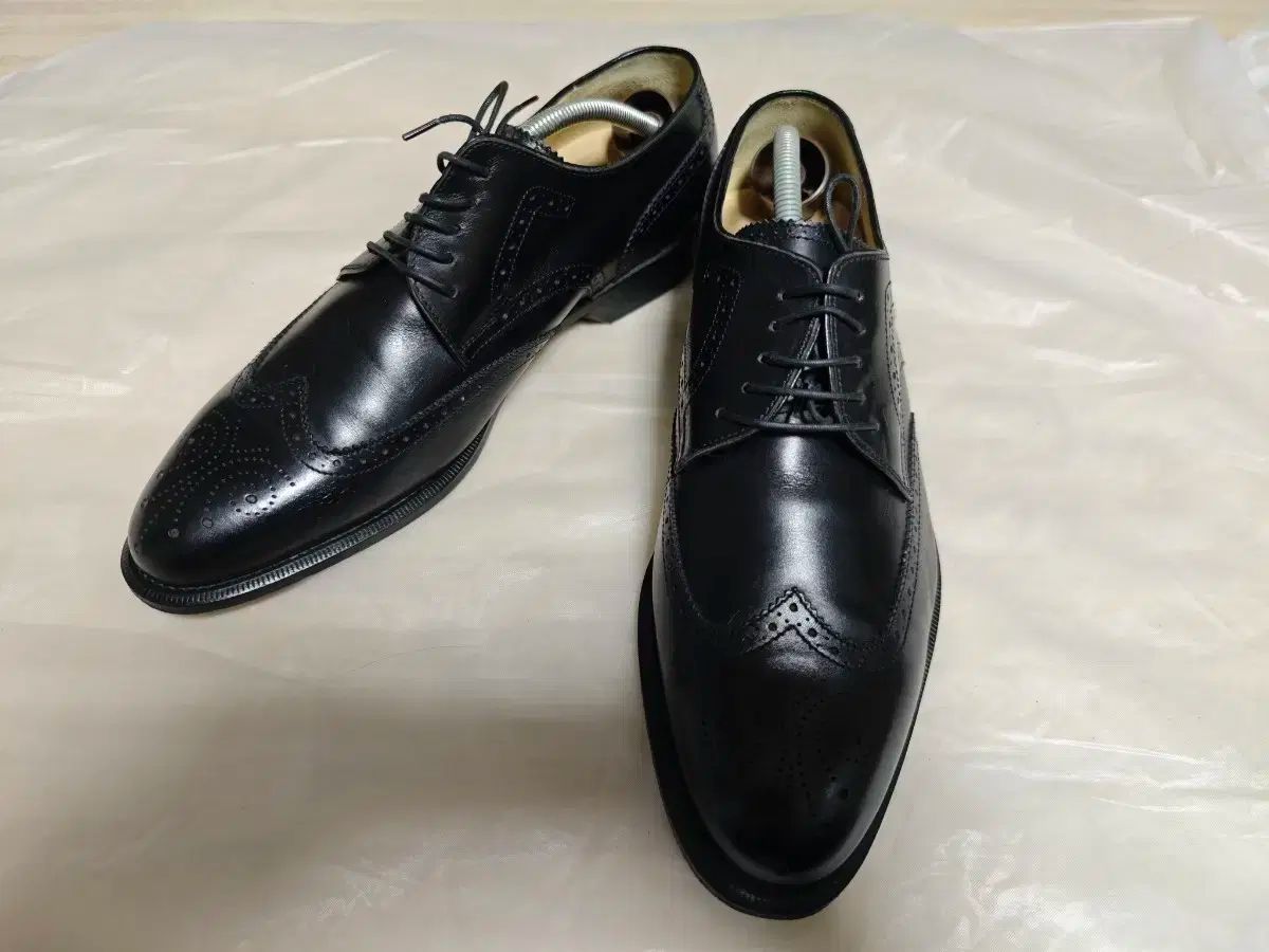 フェラガモ メンズシューズ 7