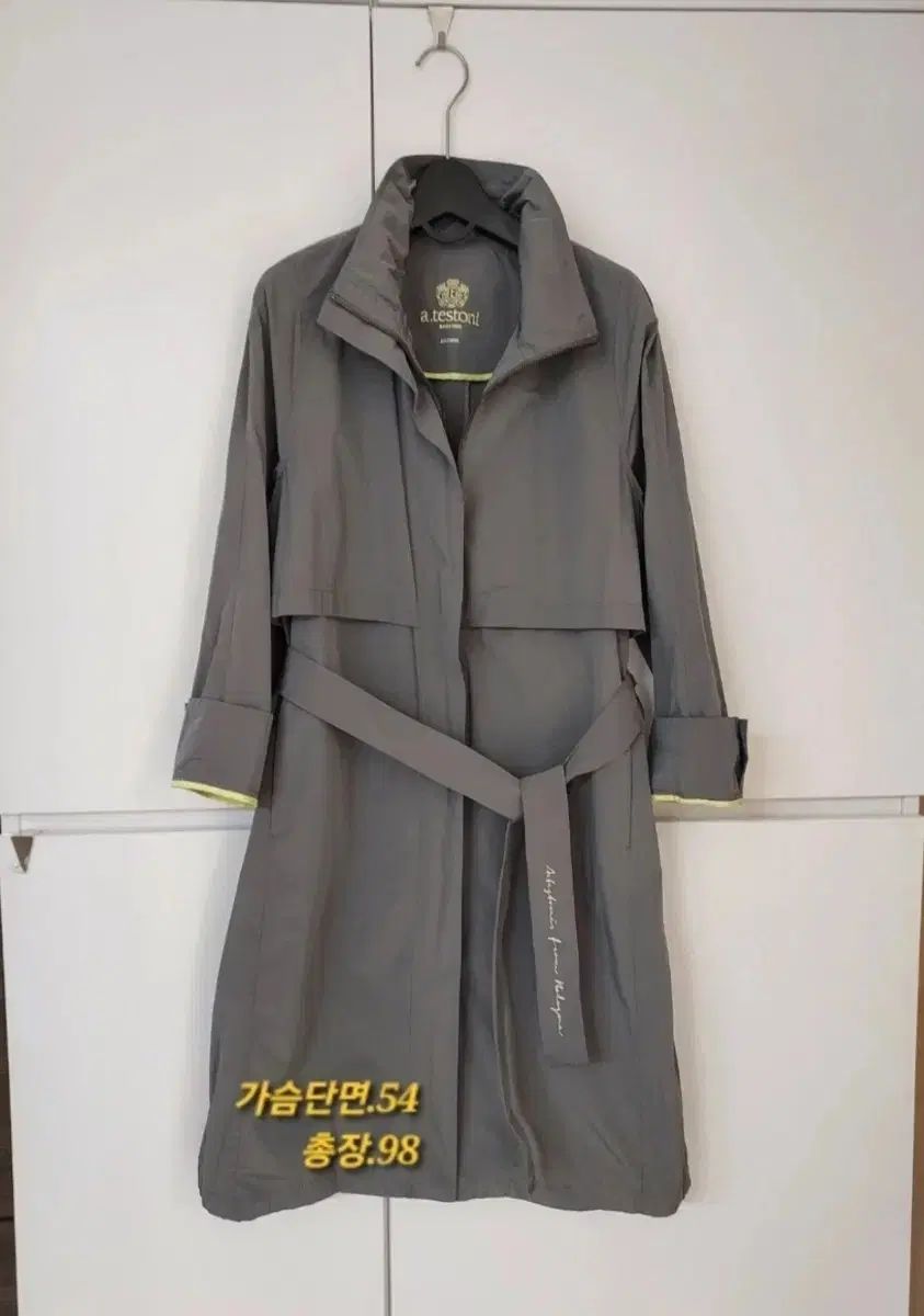 ア テストーニ トレンチコート 66 通常77まで カーキグレー ほぼ