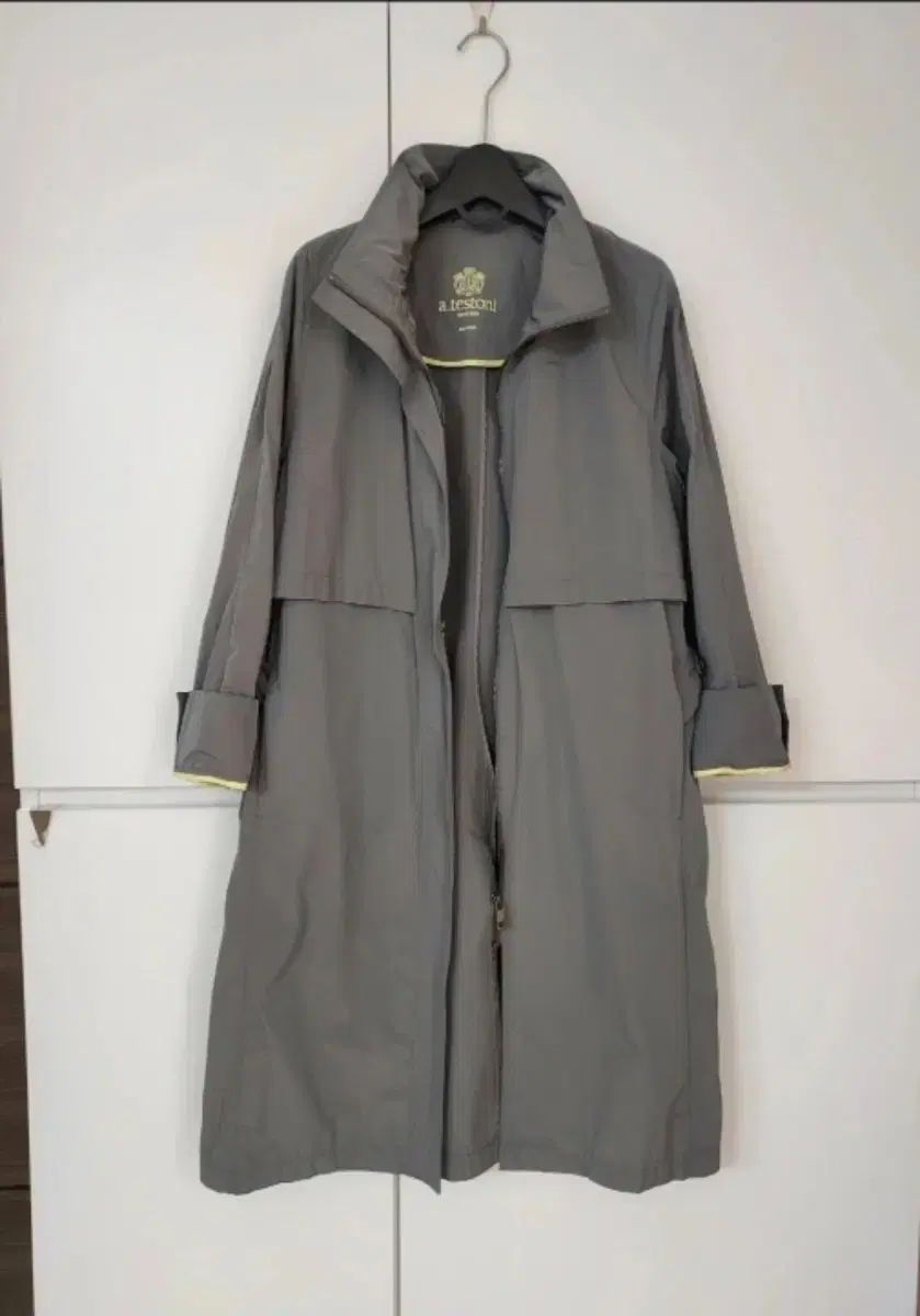 ア テストーニ トレンチコート 66 通常77まで カーキグレー ほぼ