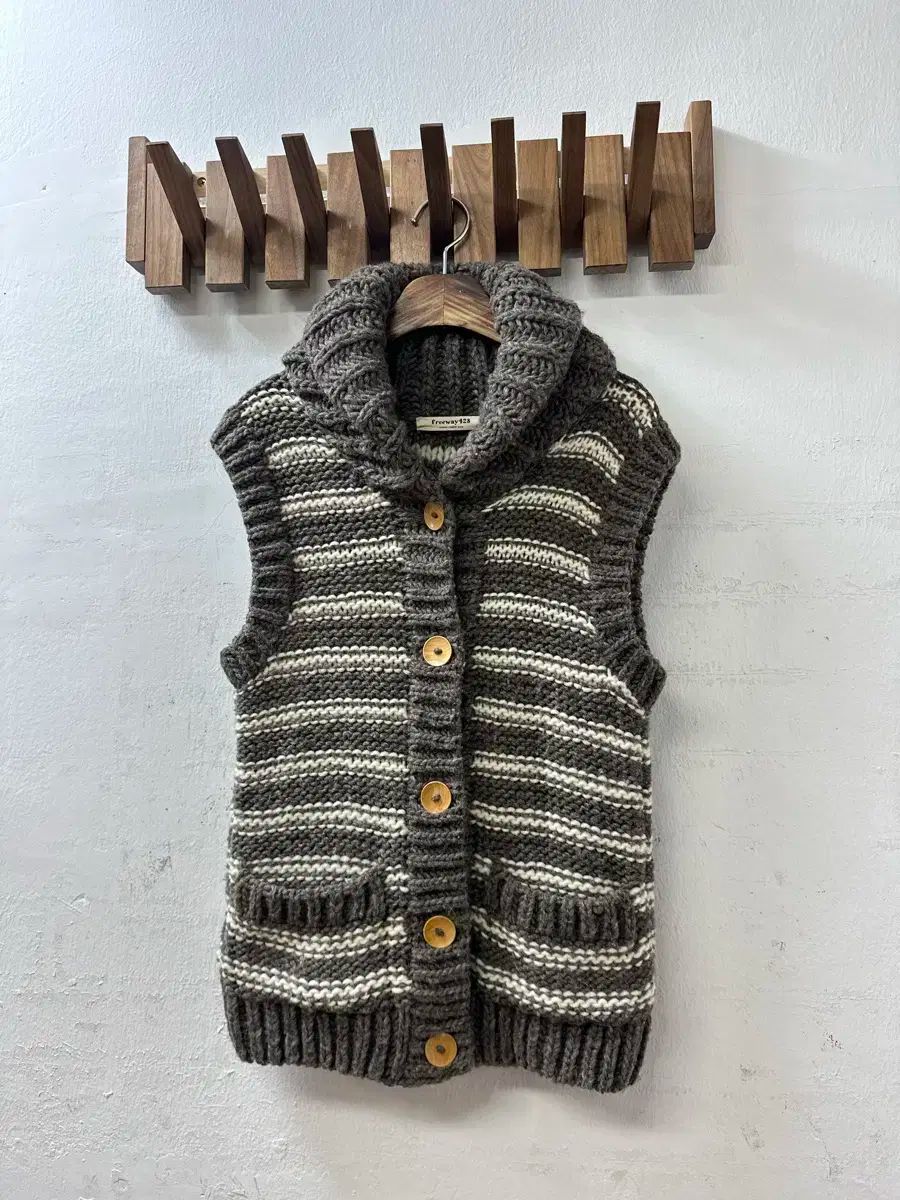 ヘビーウール ウッドボタン ストライプ ショール ニット ベスト