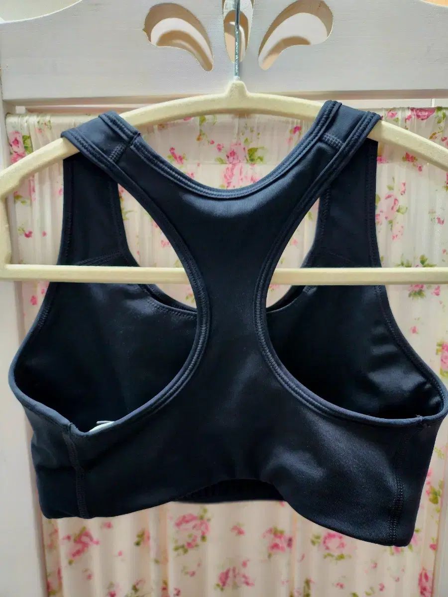 ナイキ ブラック スポーツ ブラトップ m