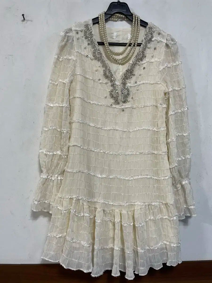 新 N 5765 キュービック パール スタッズ装飾 フリル ONE PIECE ミニ