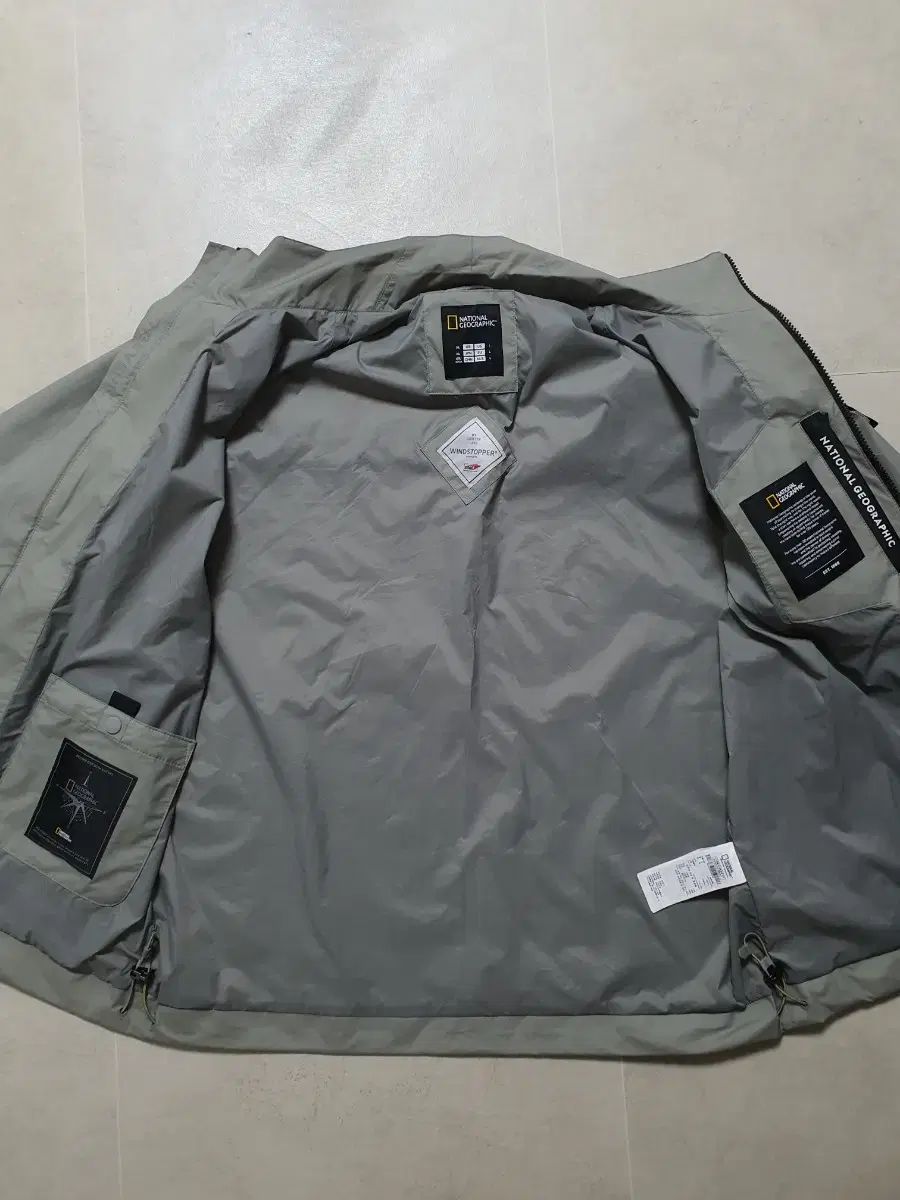 最大60％オフ！ ナショナルジオグラフィック 105 ウィンドブレーカー ジャケット 【品質保証書】