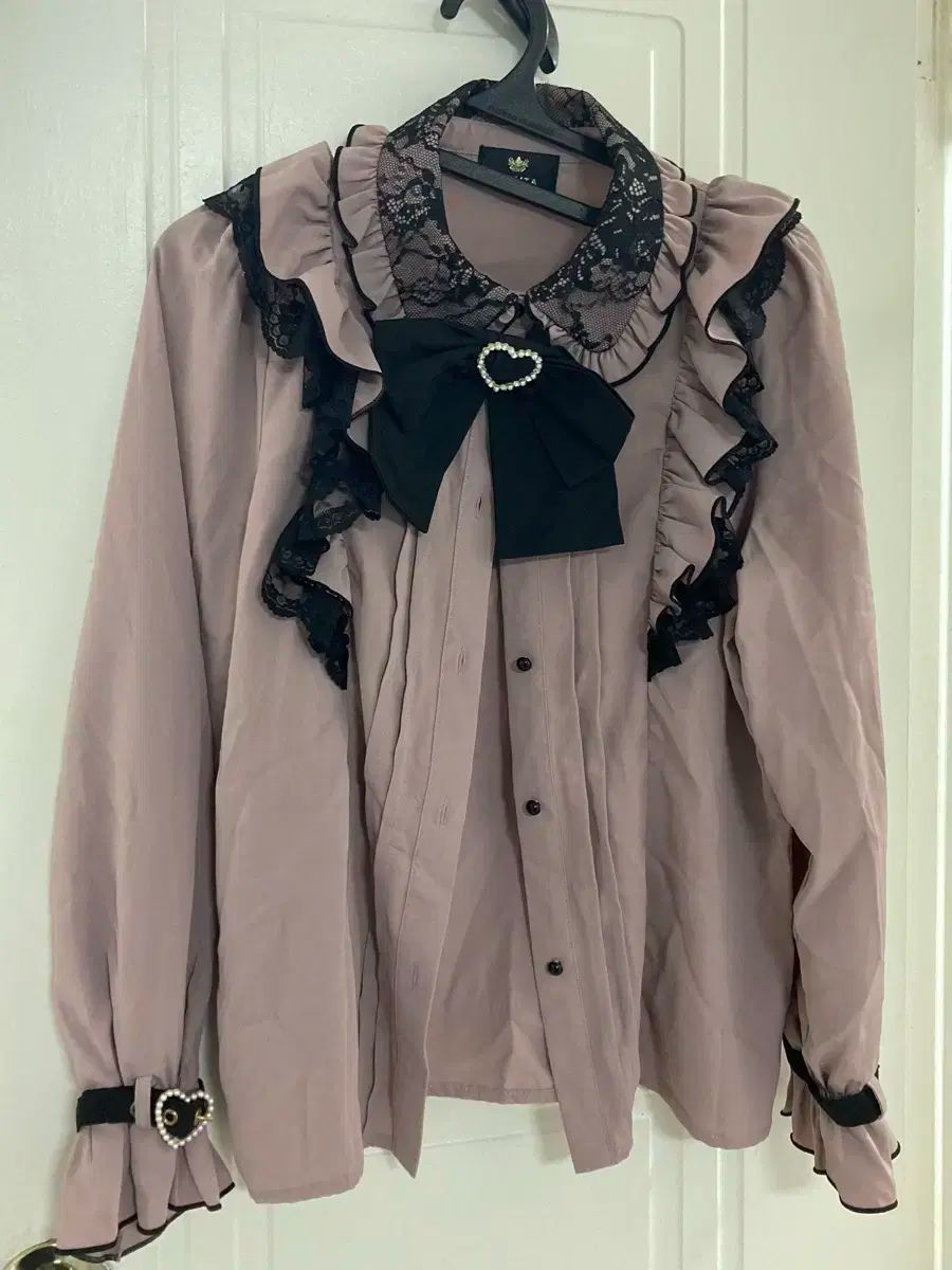 地雷系ブラウス2着