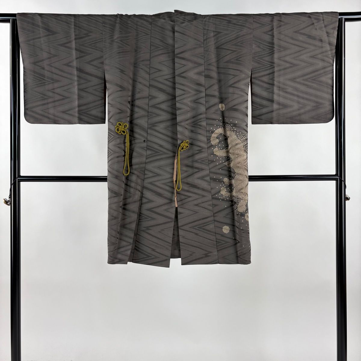  道中着 身丈100 5 cm 裄丈64 M 和装コート うさぎ 波頭 刺繍 金糸 灰色 正絹 秀品 羽織 着物 浴衣