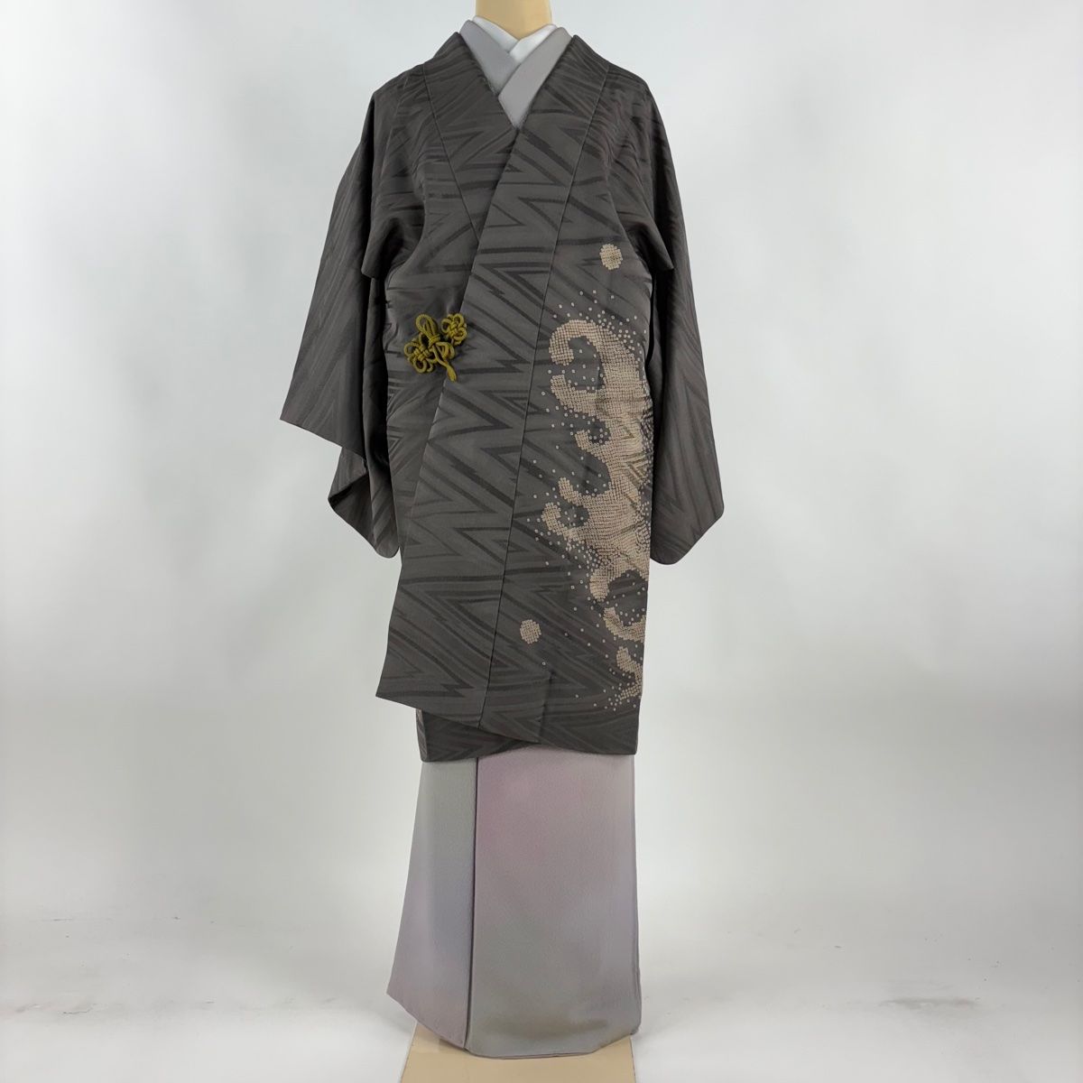 道中着 身丈100 5 cm 裄丈64 M 和装コート うさぎ 波頭 刺繍 金糸 灰色 正絹 秀品