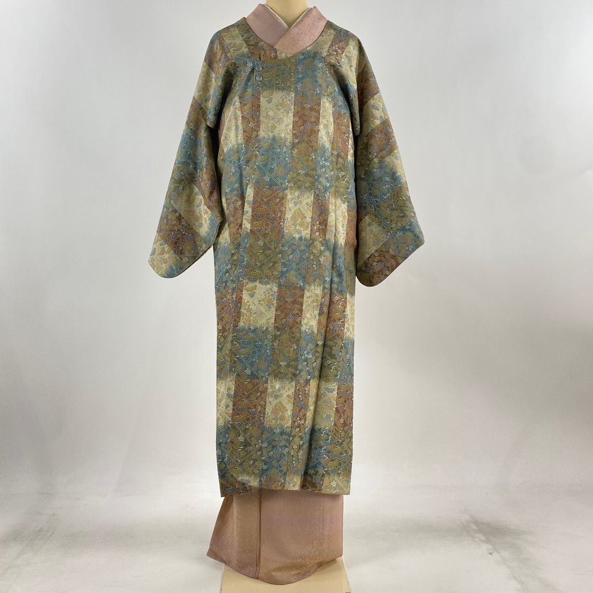 道行 身丈125 cm 裄丈64 5 M 和装コート 都衿 草花 器物 灰緑 正絹 秀品